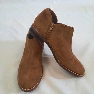 Clarks collection. Ultimate comfort. Booties / Ankle boot cut heels / shoes. Zip